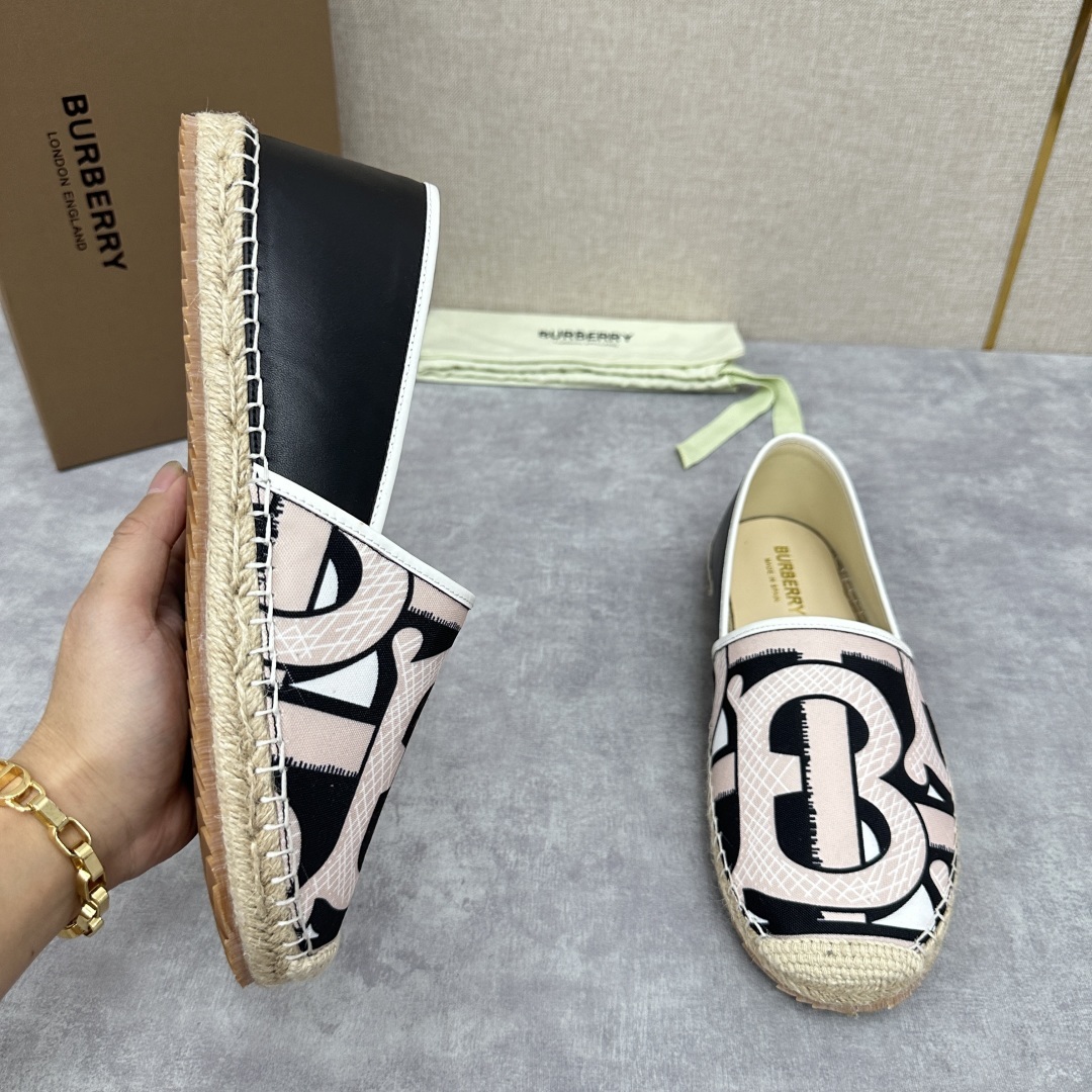 💋💍B家 渠道出口公司级订单 春夏季新品 草编渔夫鞋来袭 踏青春季必备鞋,鞋面采用原版棉质格纹帆布/彩印