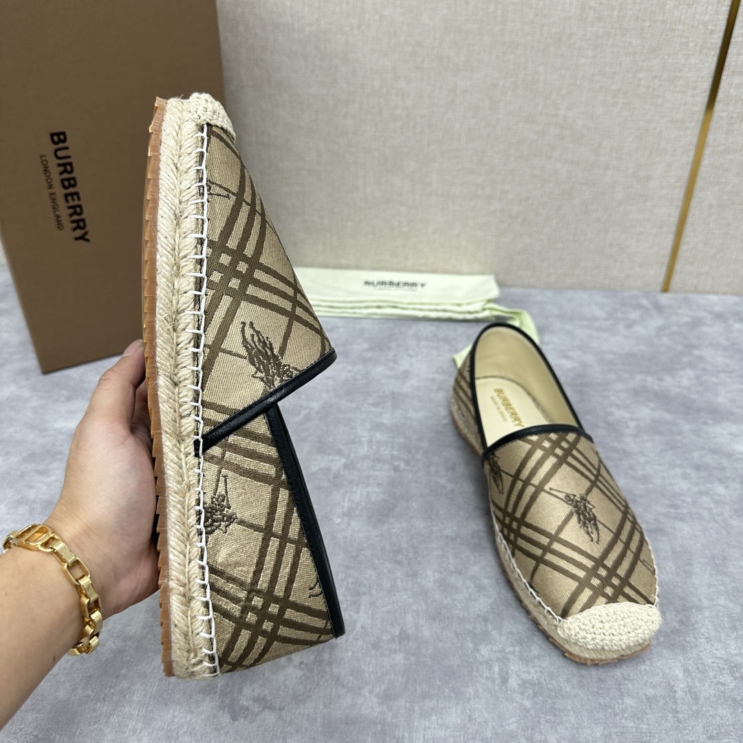 💋💍B家 渠道出口公司级订单 春夏季新品 草编渔夫鞋来袭 踏青春季必备鞋,鞋面采用原版棉质格纹帆布/彩印
