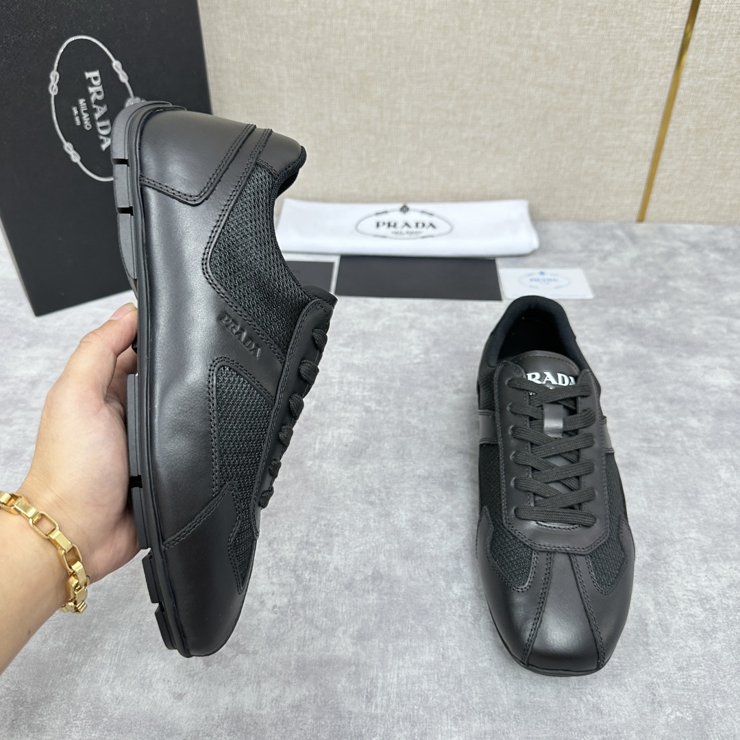 💋💍P家新品  Prad* 红标系列复古慢跑运动鞋 官方6800 采用网布拼接牛皮皮打造，极具Prad*