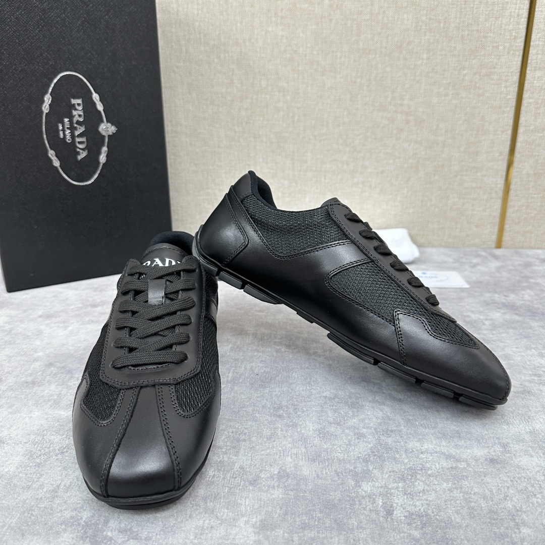 💋💍P家新品  Prad* 红标系列复古慢跑运动鞋 官方6800 采用网布拼接牛皮皮打造，极具Prad*