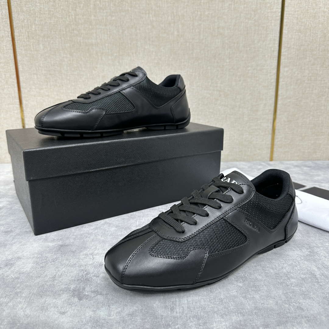 💋💍P家新品  Prad* 红标系列复古慢跑运动鞋 官方6800 采用网布拼接牛皮皮打造，极具Prad*