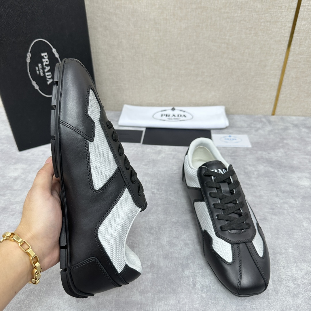 💋💍P家新品  Prad* 红标系列复古慢跑运动鞋 官方6800 采用网布拼接牛皮皮打造，极具Prad*