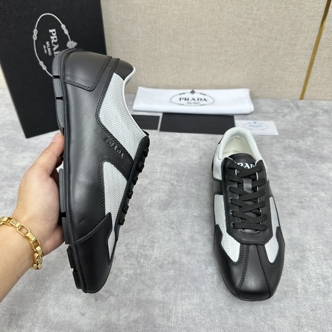💋💍P家新品  Prad* 红标系列复古慢跑运动鞋 官方6800 采用网布拼接牛皮皮打造，极具Prad*