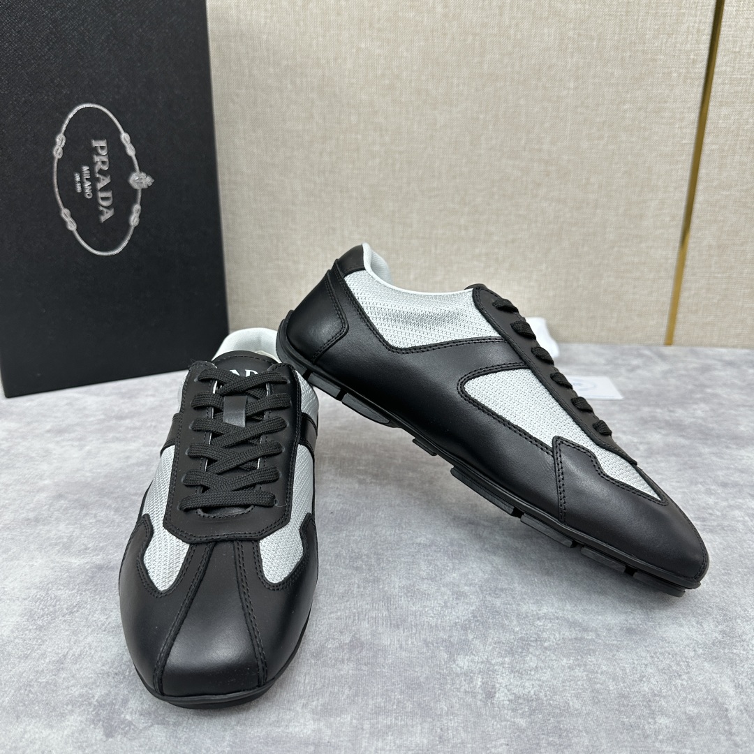 💋💍P家新品  Prad* 红标系列复古慢跑运动鞋 官方6800 采用网布拼接牛皮皮打造，极具Prad*