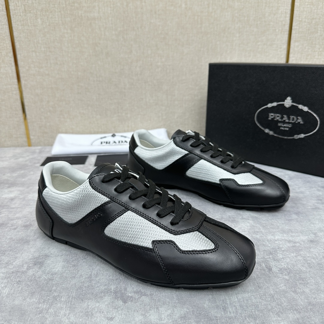💋💍P家新品  Prad* 红标系列复古慢跑运动鞋 官方6800 采用网布拼接牛皮皮打造，极具Prad*