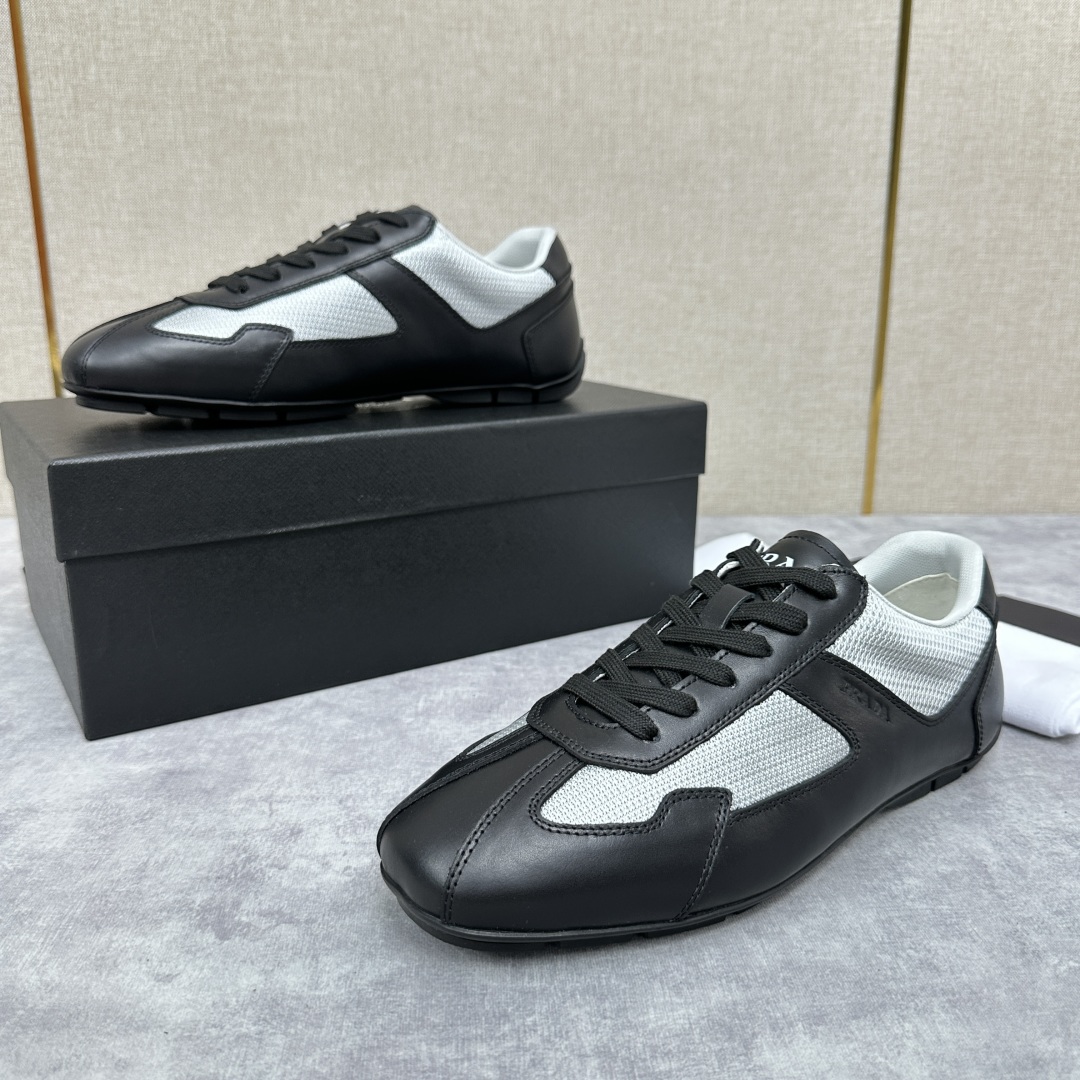 💋💍P家新品  Prad* 红标系列复古慢跑运动鞋 官方6800 采用网布拼接牛皮皮打造，极具Prad*