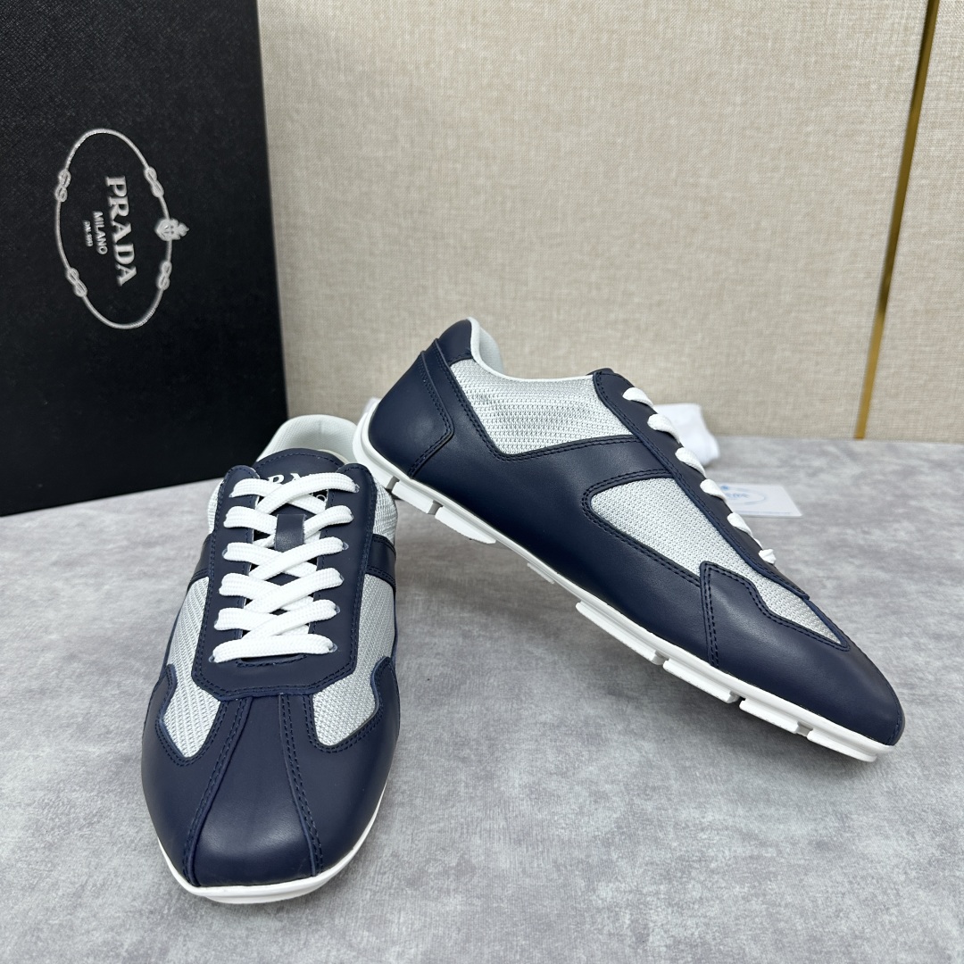 💋💍P家新品  Prad* 红标系列复古慢跑运动鞋 官方6800 采用网布拼接牛皮皮打造，极具Prad*