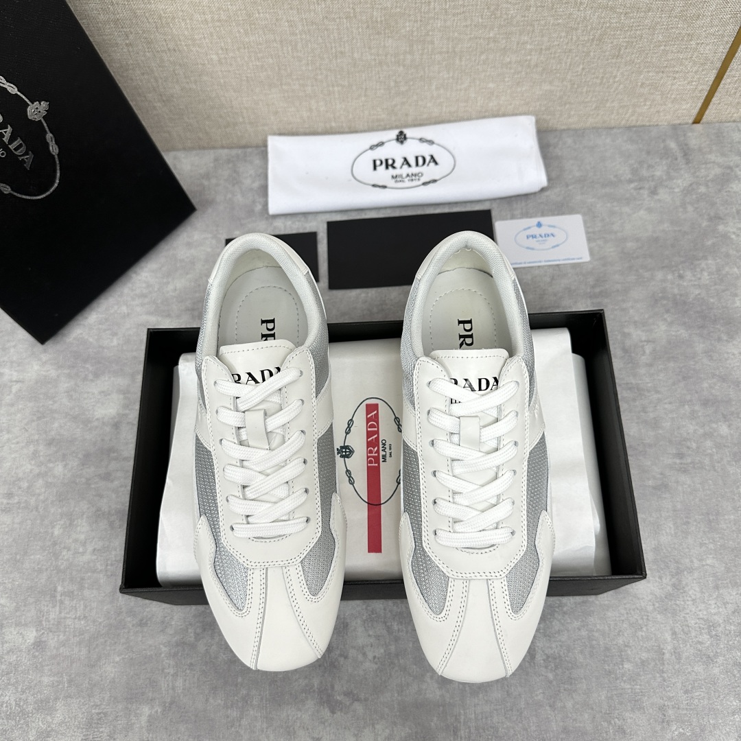 💋💍P家新品  Prad* 红标系列复古慢跑运动鞋 官方6800 采用网布拼接牛皮皮打造，极具Prad*