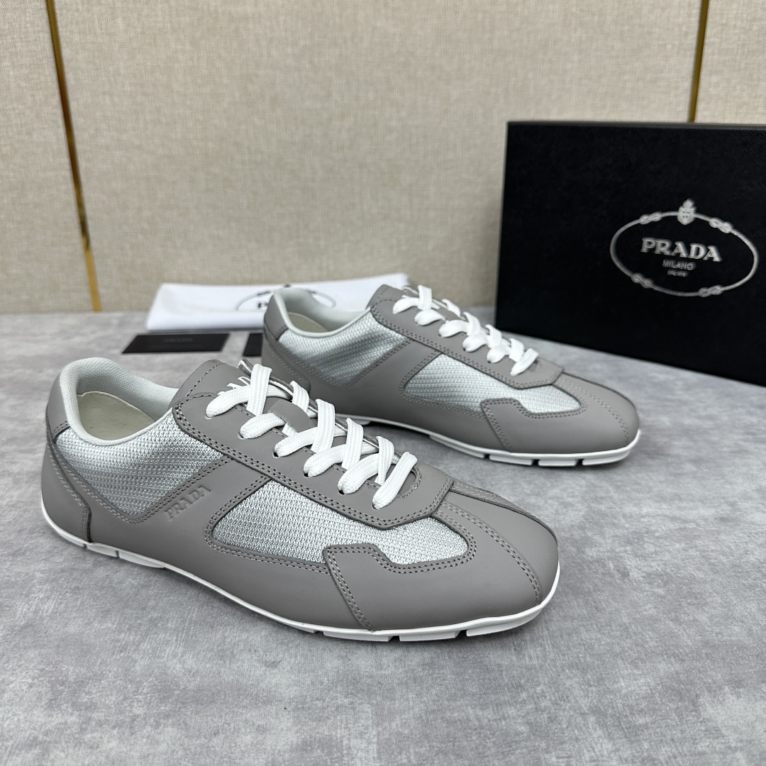 💋💍P家新品  Prad* 红标系列复古慢跑运动鞋 官方6800 采用网布拼接牛皮皮打造，极具Prad*