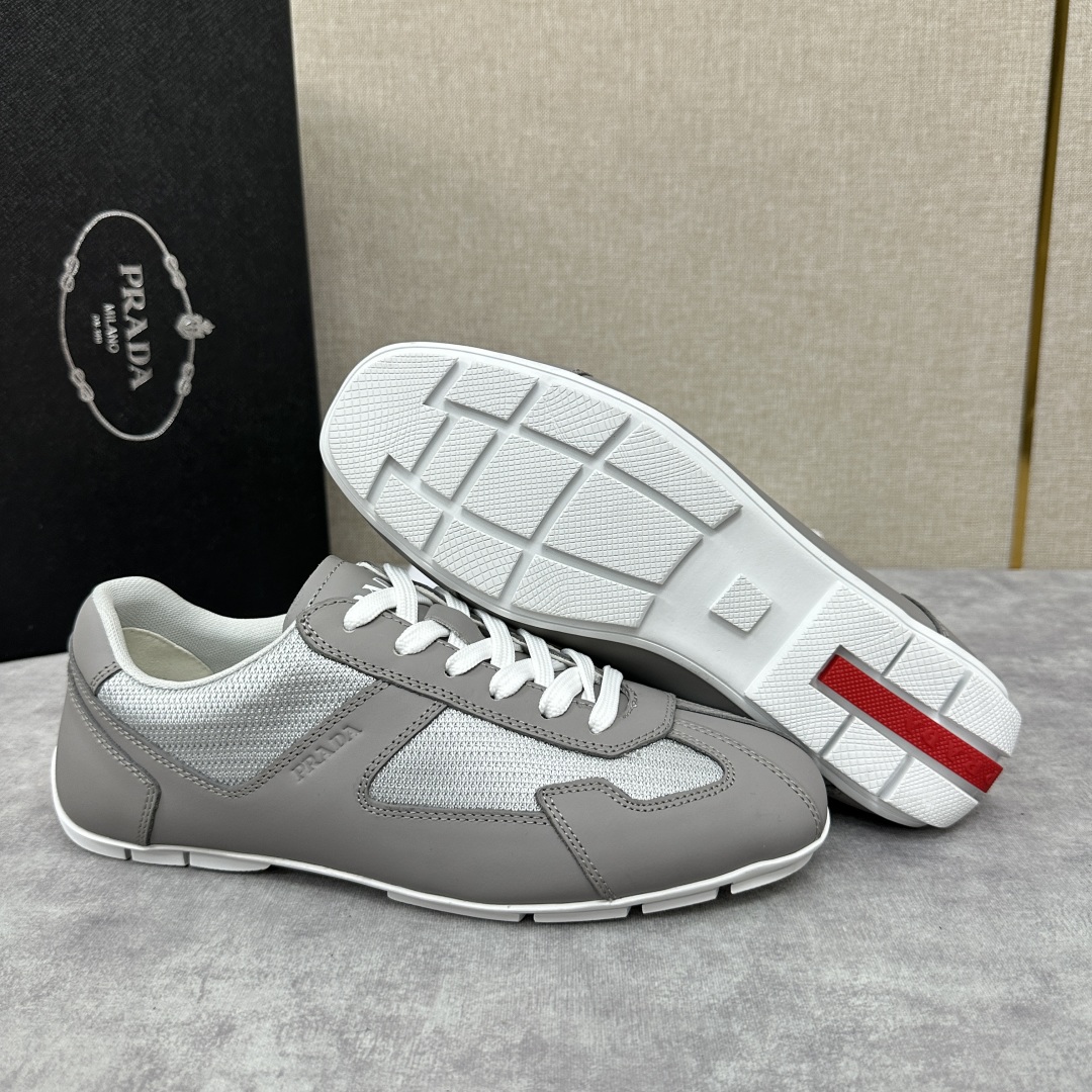 💋💍P家新品  Prad* 红标系列复古慢跑运动鞋 官方6800 采用网布拼接牛皮皮打造，极具Prad*