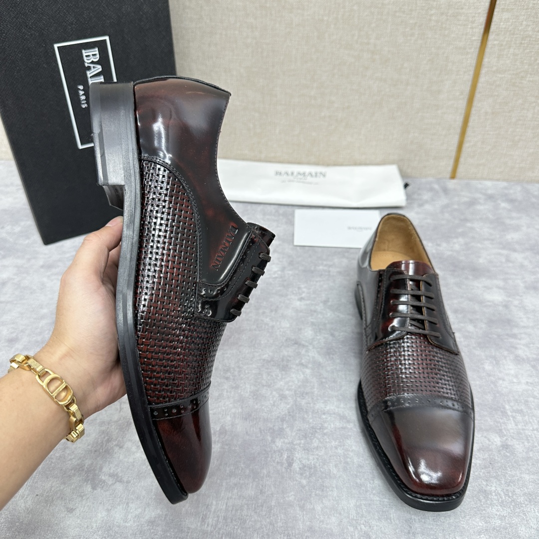 💋💍巴尔.曼新品  全新男士正装🤵皮鞋，采用进口擦色开边珠亮皮拼接编制成，经典三接头设计 内里水染小牛皮