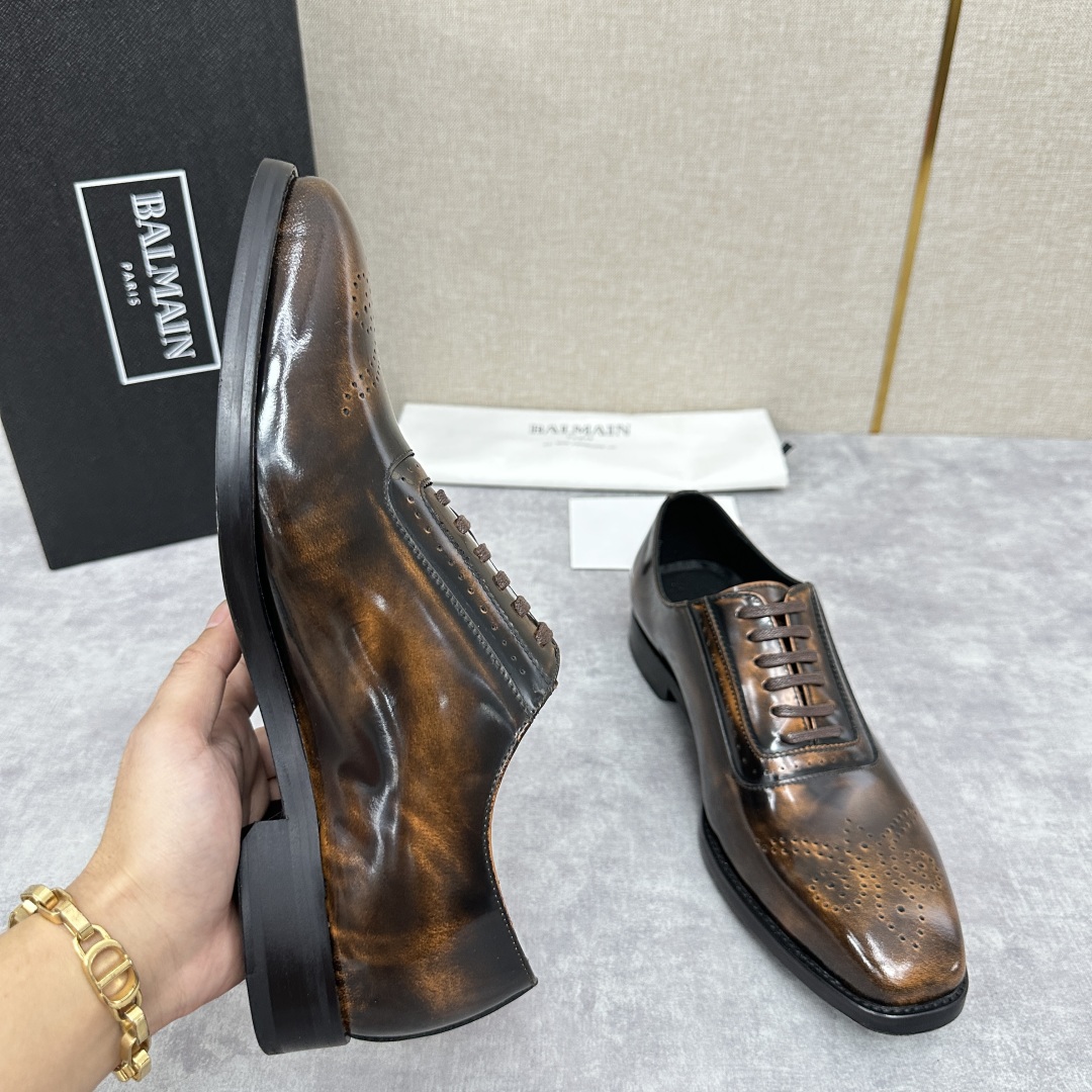 💋💍巴尔.曼新品  全新男士布洛克雕花正装🤵皮鞋，采用进口擦色开边珠亮皮制成，经典大尖头雕花设计 内里水