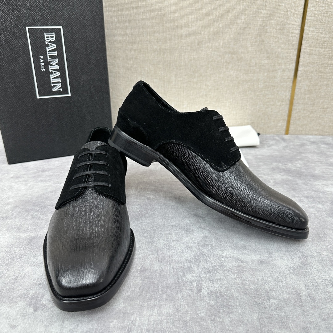 💋💍巴尔.曼新品  全新男士光面正装🤵皮鞋，采用进口水波纹牛皮拼接翻毛皮，开边珠制成，经典大尖头光面设计