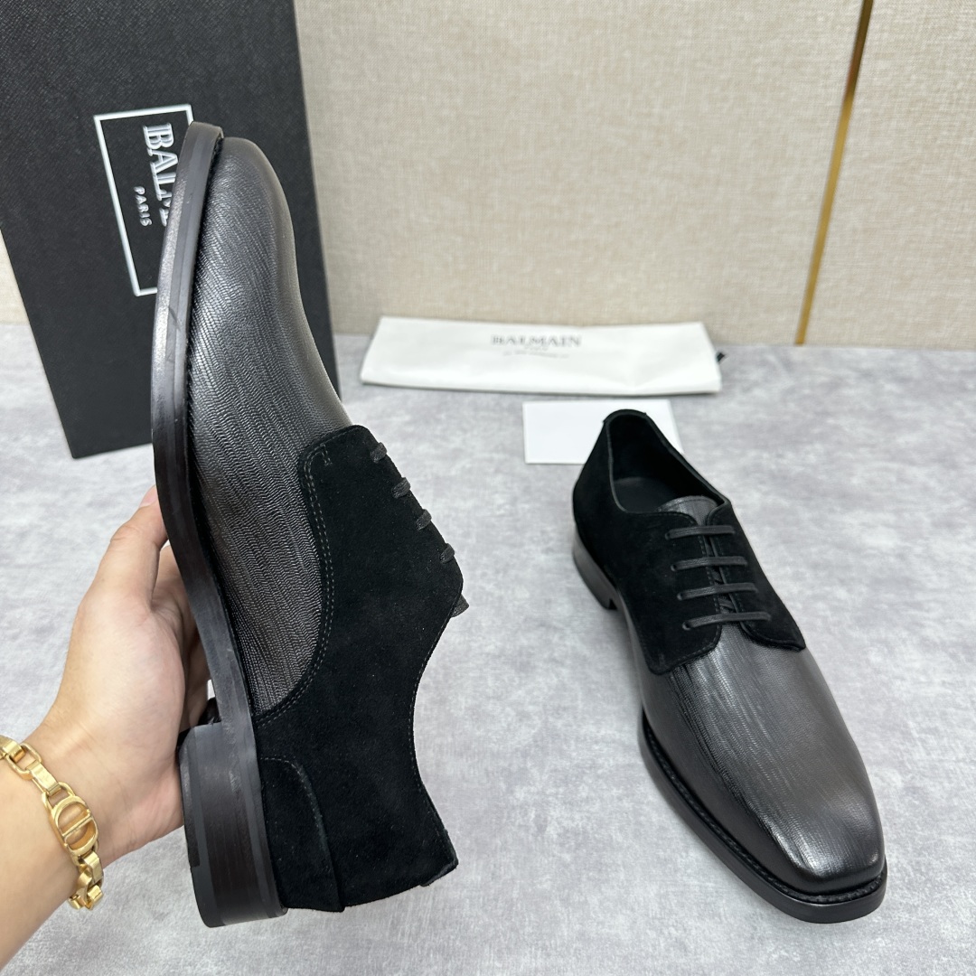 💋💍巴尔.曼新品  全新男士光面正装🤵皮鞋，采用进口水波纹牛皮拼接翻毛皮，开边珠制成，经典大尖头光面设计