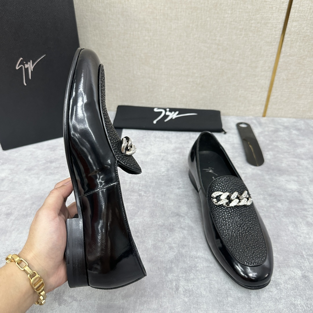 💋💍GZ家新品 Giusepp*Zanotti(GZ/朱塞佩.萨诺第)
GZ一经问世便以自己独特的