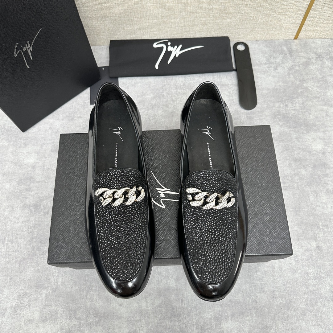 💋💍GZ家新品 Giusepp*Zanotti(GZ/朱塞佩.萨诺第)
GZ一经问世便以自己独特的