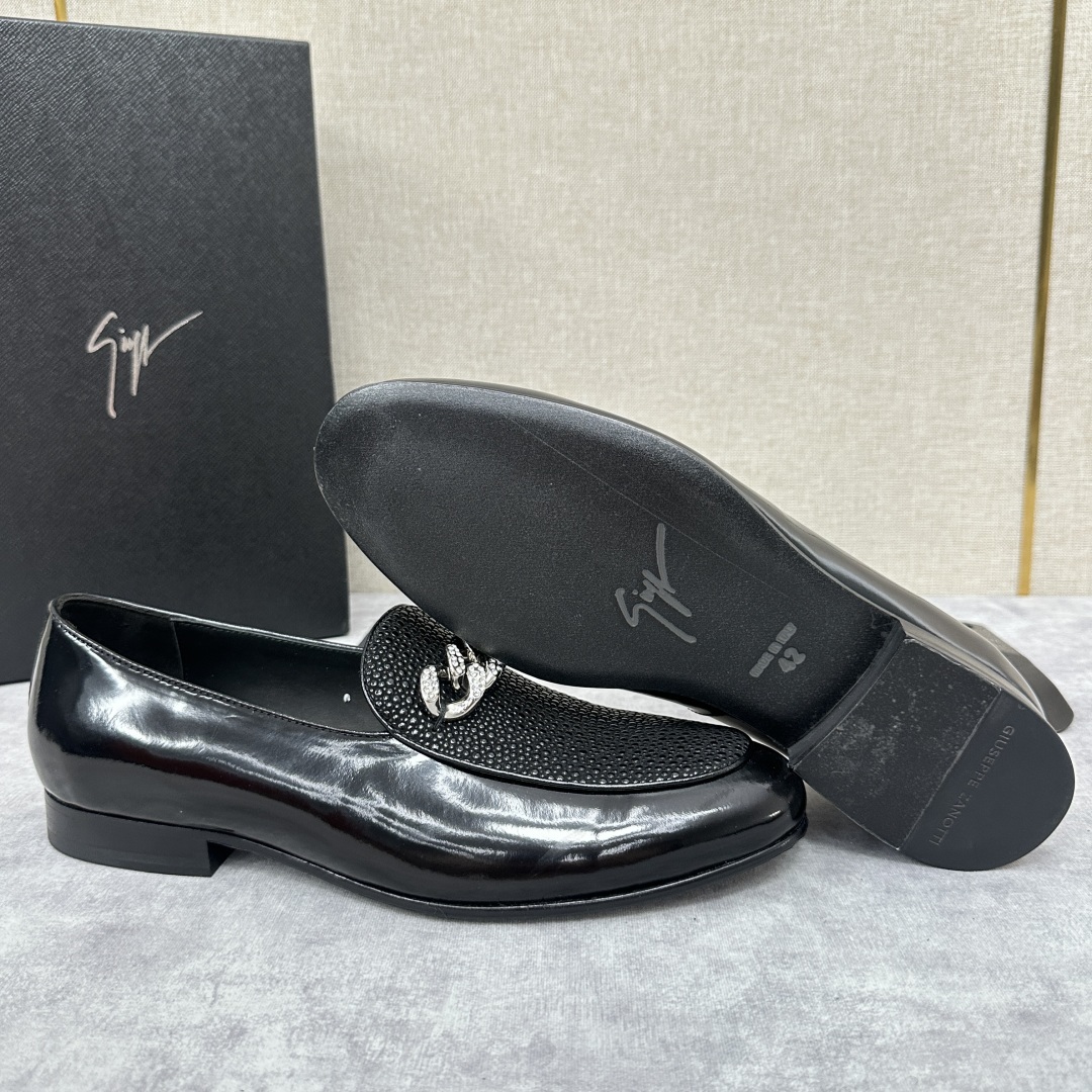 💋💍GZ家新品 Giusepp*Zanotti(GZ/朱塞佩.萨诺第)
GZ一经问世便以自己独特的