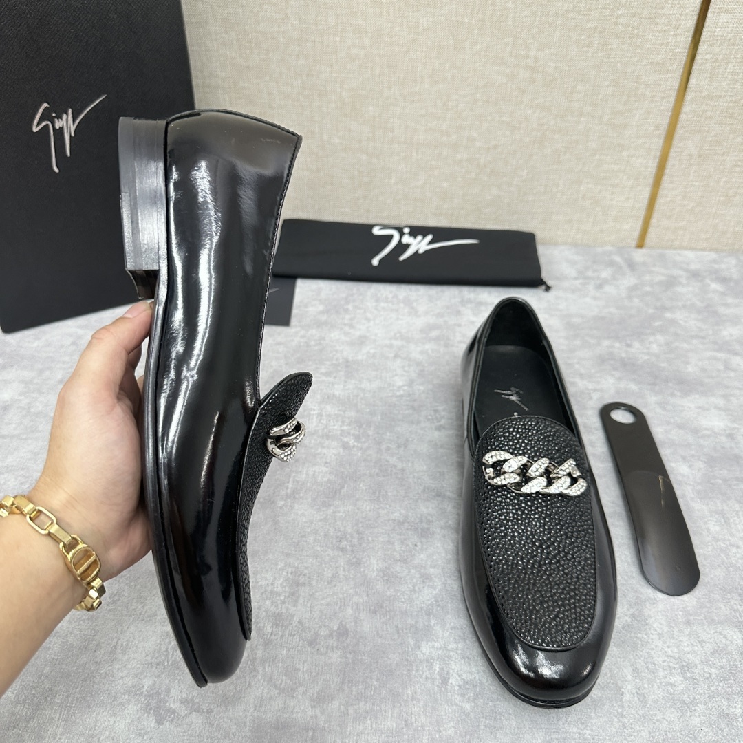 💋💍GZ家新品 Giusepp*Zanotti(GZ/朱塞佩.萨诺第)
GZ一经问世便以自己独特的