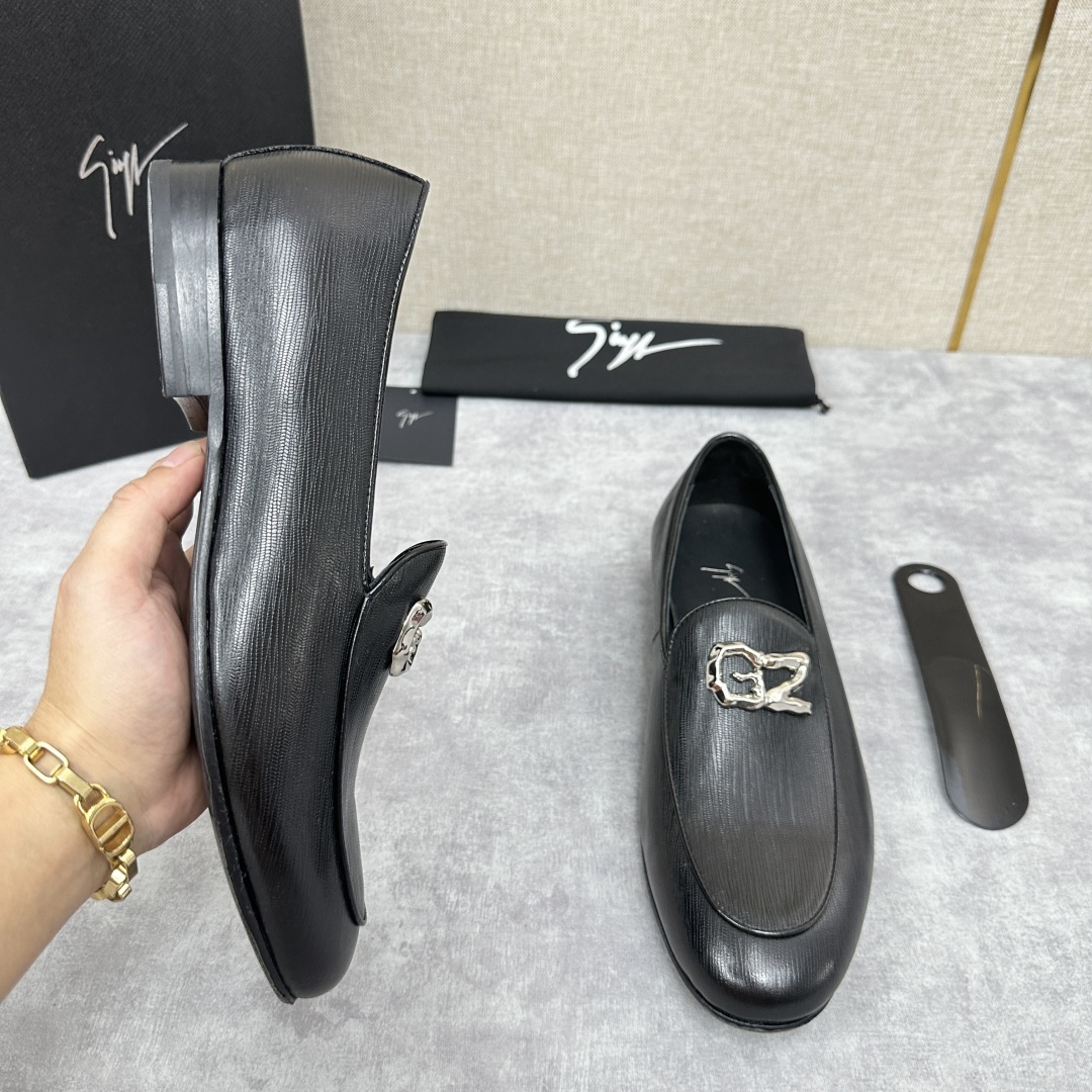 💋💍GZ家新品 Giusepp*Zanotti(GZ/朱塞佩.萨诺第)
GZ一经问世便以自己独特的