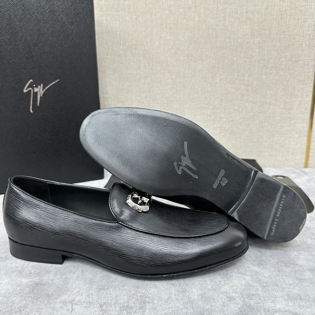💋💍GZ家新品 Giusepp*Zanotti(GZ/朱塞佩.萨诺第)
GZ一经问世便以自己独特的