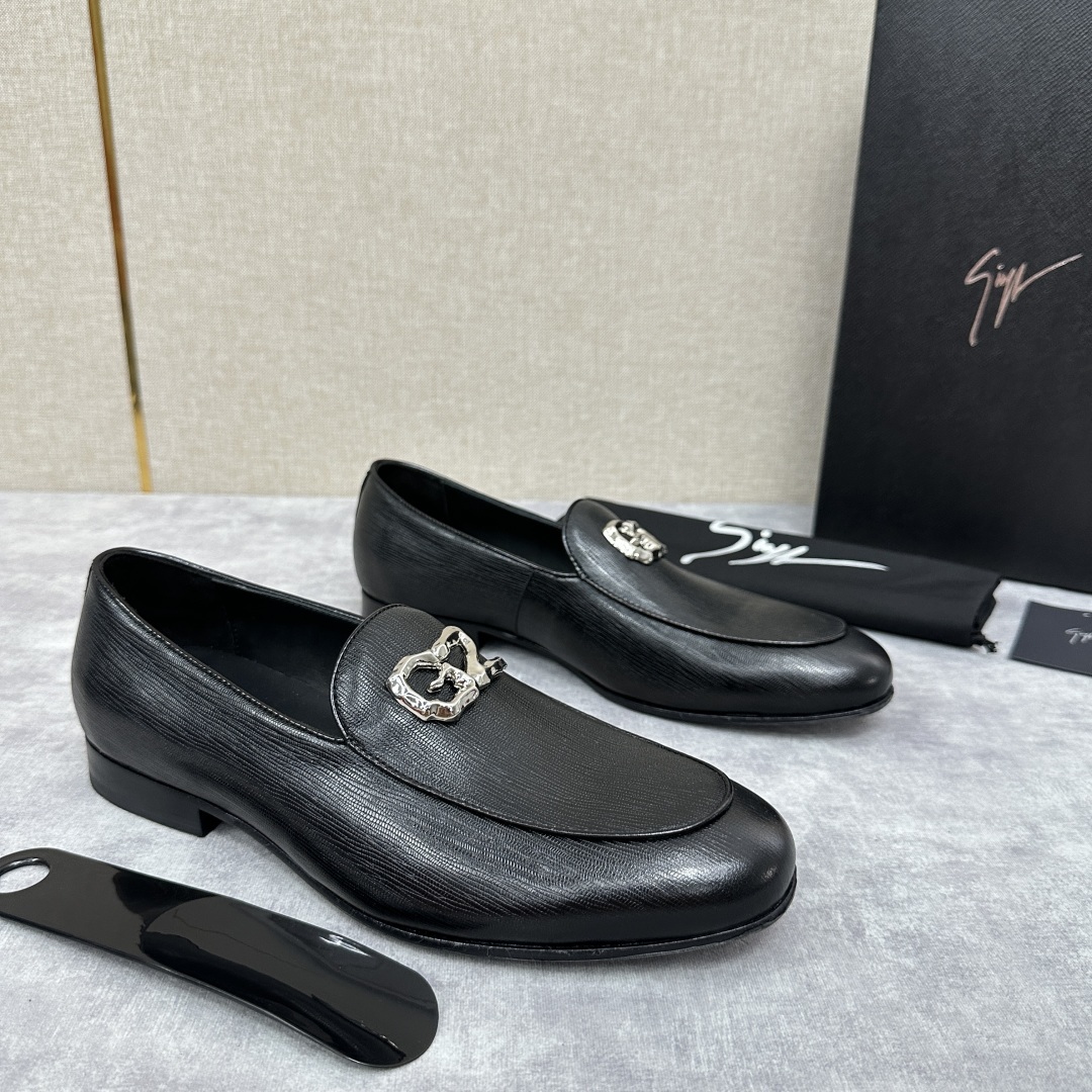 💋💍GZ家新品 Giusepp*Zanotti(GZ/朱塞佩.萨诺第)
GZ一经问世便以自己独特的