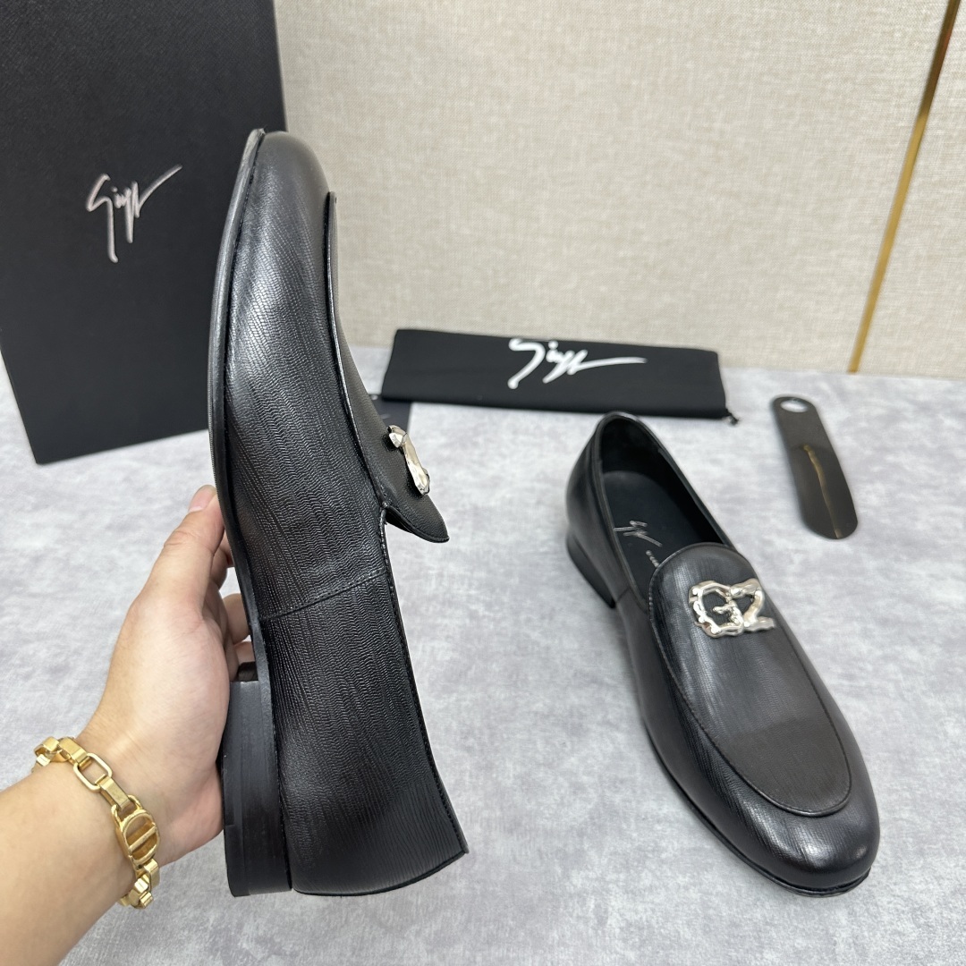 💋💍GZ家新品 Giusepp*Zanotti(GZ/朱塞佩.萨诺第)
GZ一经问世便以自己独特的