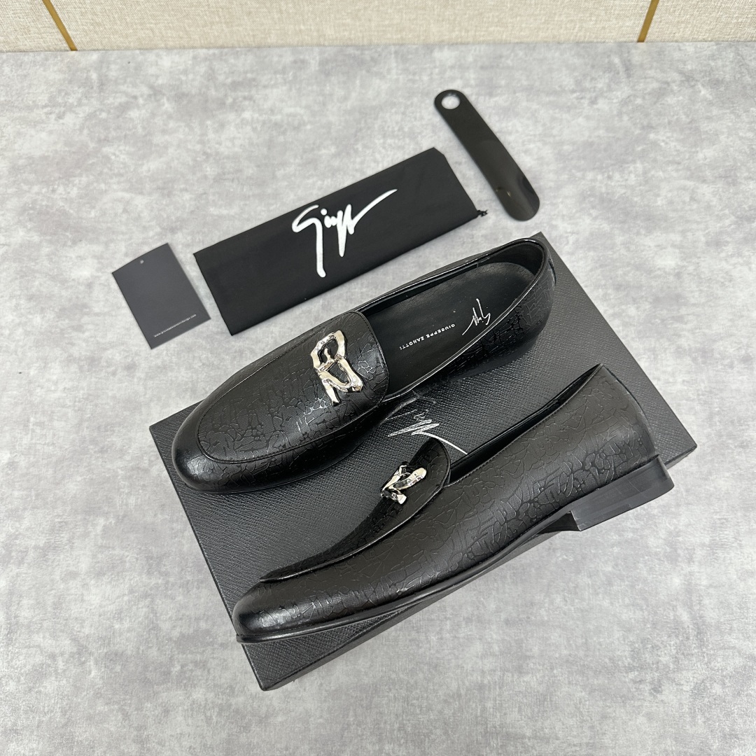 💋💍GZ家新品 Giusepp*Zanotti(GZ/朱塞佩.萨诺第)
GZ一经问世便以自己独特的