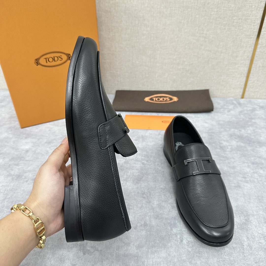 💋💍TOD*S 新品  托德-斯  皮革五金扣乐福鞋  官方   7,600   本款乐福鞋以柔软荔枝纹