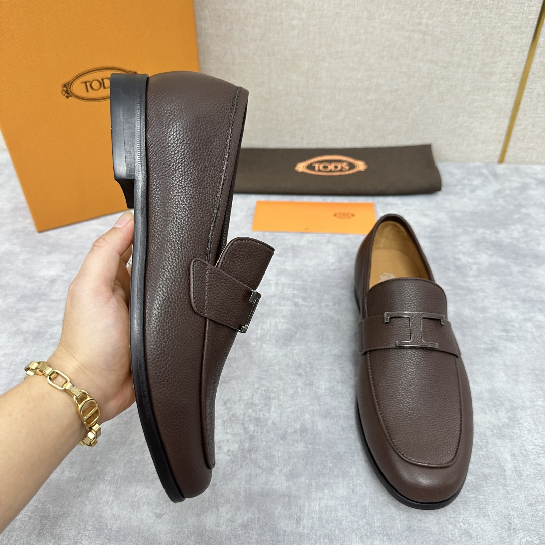 💋💍TOD*S 新品  托德-斯  皮革五金扣乐福鞋  官方   7,600   本款乐福鞋以柔软荔枝纹