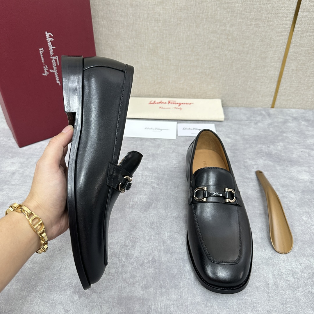 💋💍 SF 菲拉** 专柜同步新款 男士便鞋 可休闲可正装莫卡辛乐福皮鞋  经典造型体现正装时髦魅力，全