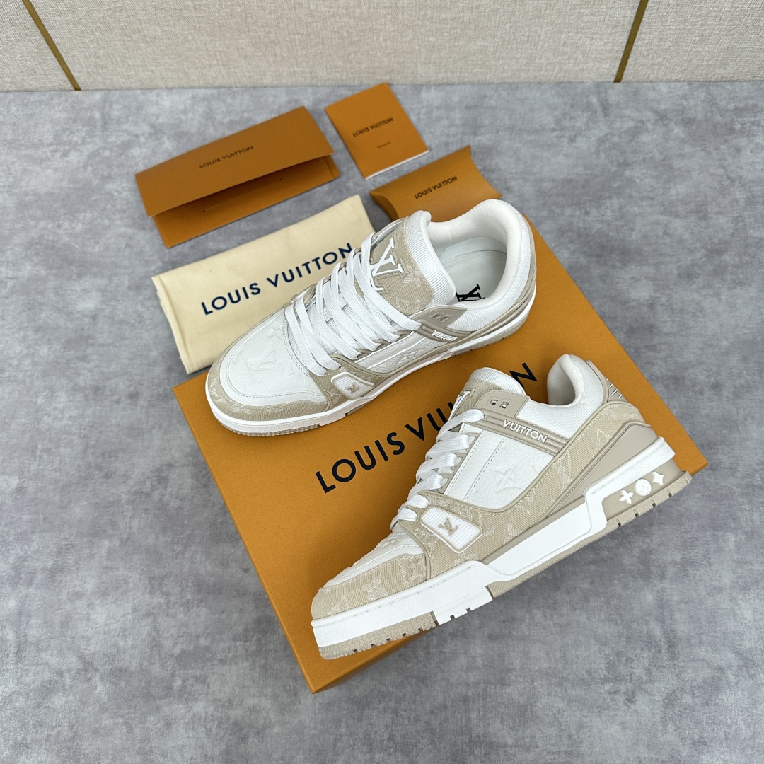 💋💍 L 家TRAINER 👫情侣👫运动鞋抢先发售  作为男装艺术总监 Virgi* Abloh 的挚爱
