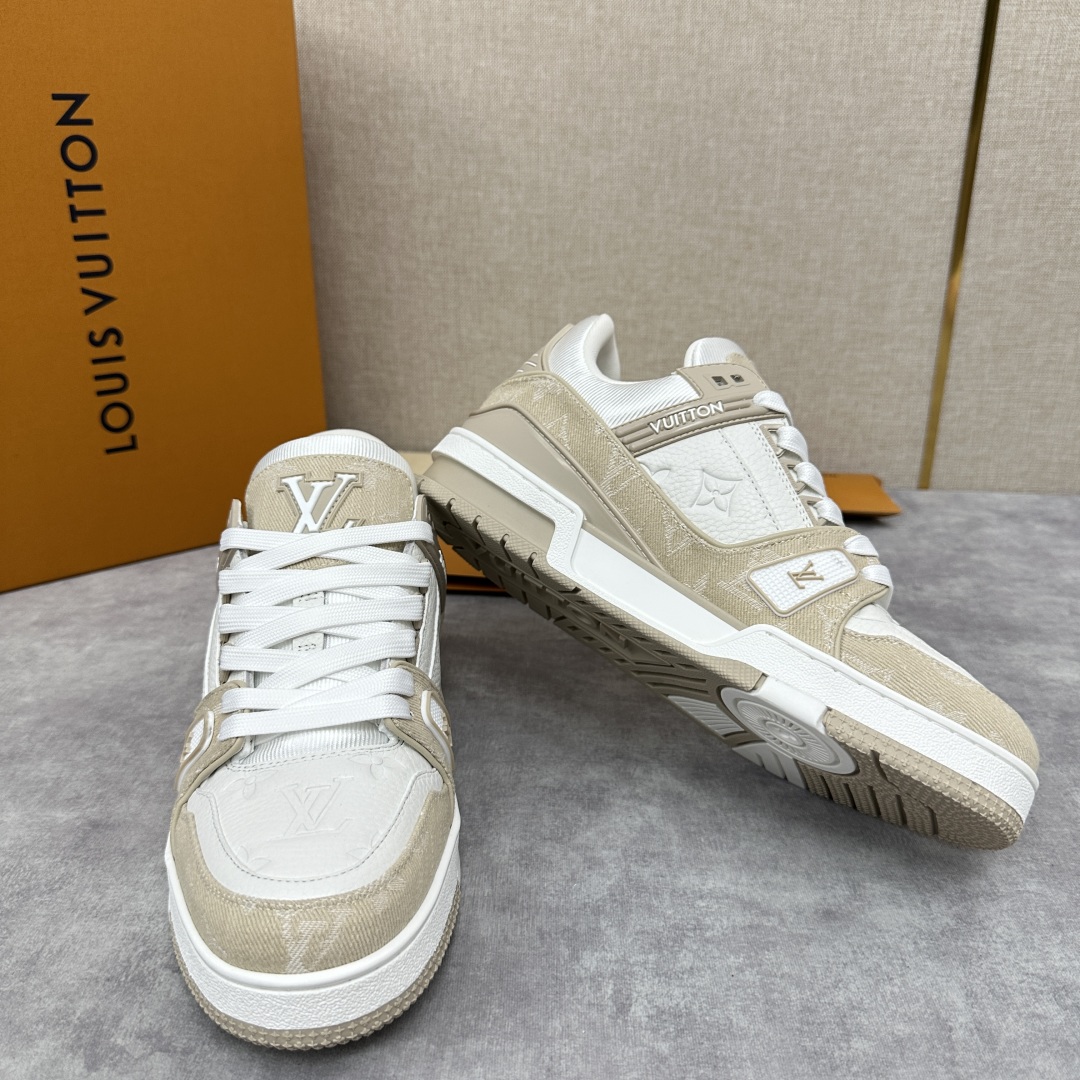 💋💍 L 家TRAINER 👫情侣👫运动鞋抢先发售  作为男装艺术总监 Virgi* Abloh 的挚爱