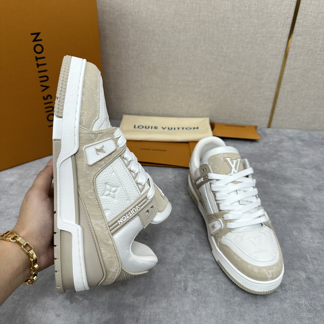 💋💍 L 家TRAINER 👫情侣👫运动鞋抢先发售  作为男装艺术总监 Virgi* Abloh 的挚爱