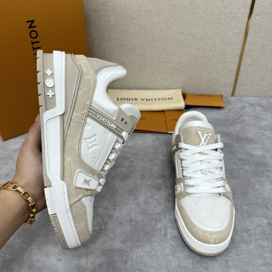 💋💍 L 家TRAINER 👫情侣👫运动鞋抢先发售  作为男装艺术总监 Virgi* Abloh 的挚爱