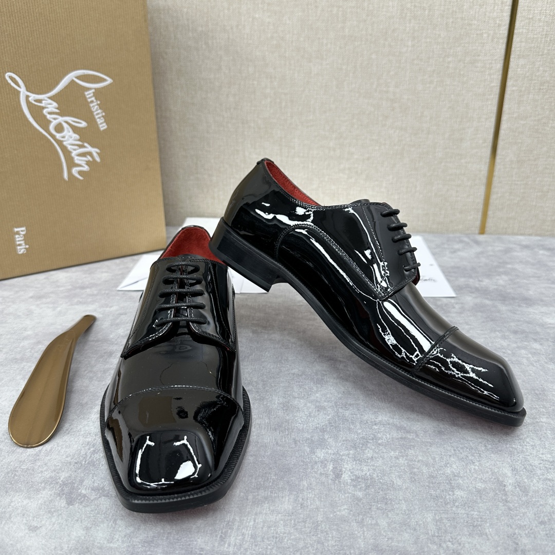💋💍 CL 新品正装鞋皮鞋  Christia*  Loubouti*  红底鞋  最新推出此款牛津鞋 