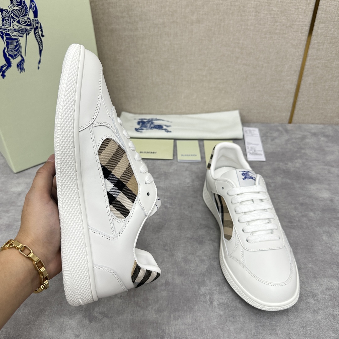 💋💍B家新品  情侣款💑 Burber*y  巴宝-莉 格纹运动鞋板鞋     经典与潮流的碰撞💥  当