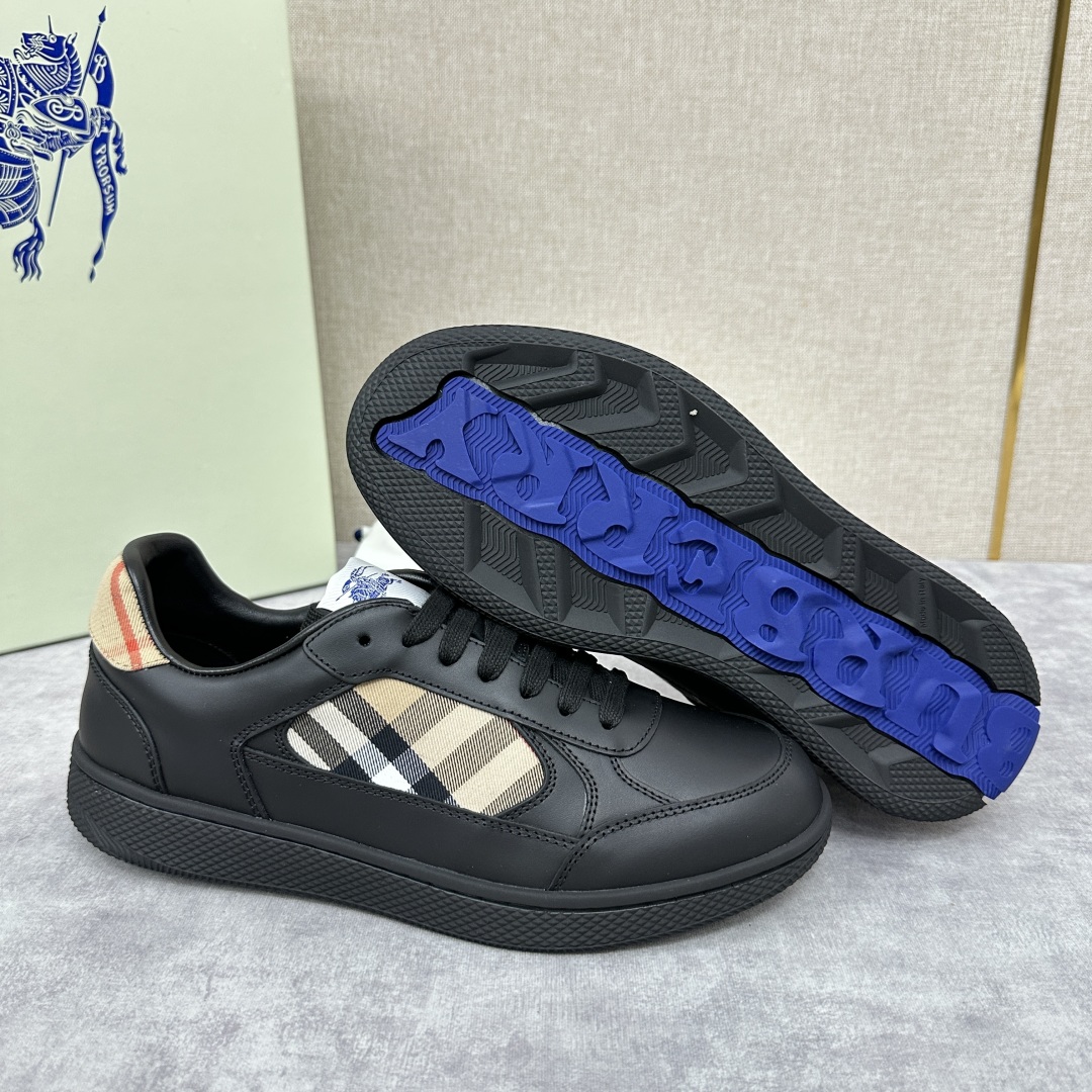 💋💍B家新品  情侣款💑 Burber*y  巴宝-莉 格纹运动鞋板鞋     经典与潮流的碰撞💥  当