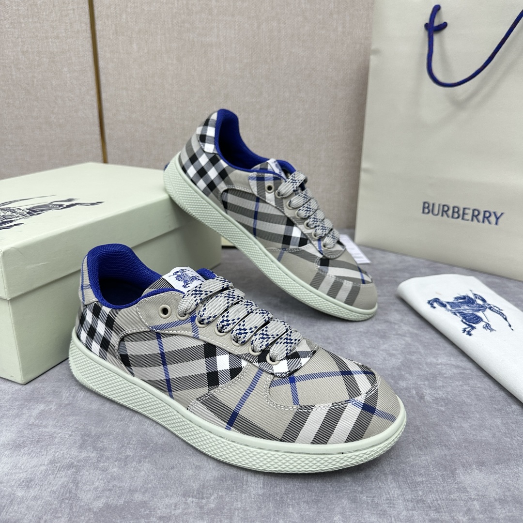 💋💍B家新品  情侣款💑 Burber*y  巴宝-莉 格纹运动鞋板鞋     经典与潮流的碰撞💥  当