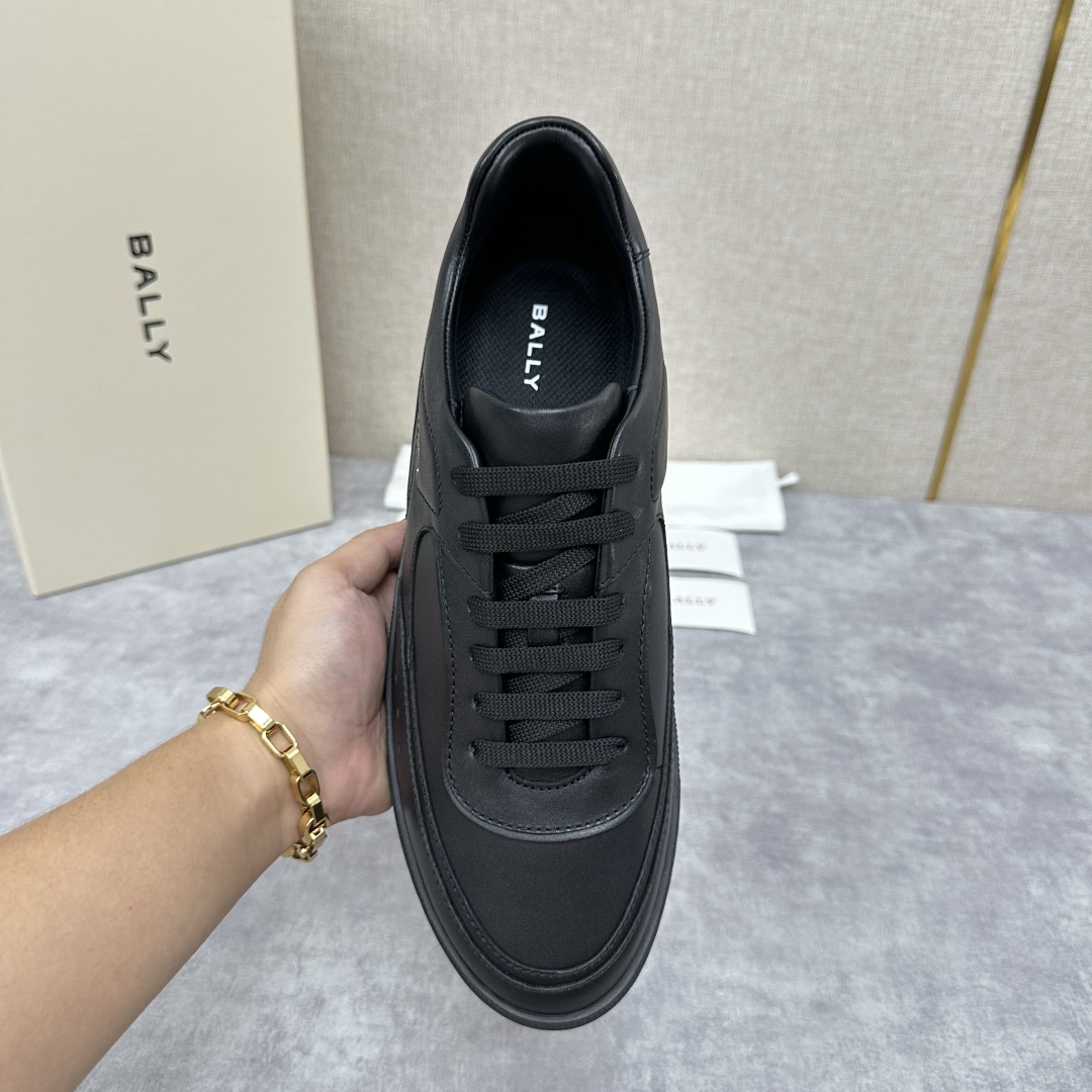 💋💍BL家新品  早于官网发布，BAL*Y/巴-利 男士皮革休闲运动鞋出货
，经典休闲运动鞋型，鞋面采用