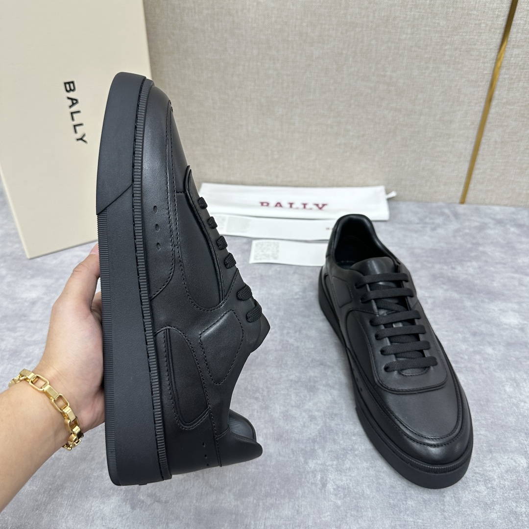 💋💍BL家新品  早于官网发布，BAL*Y/巴-利 男士皮革休闲运动鞋出货
，经典休闲运动鞋型，鞋面采用