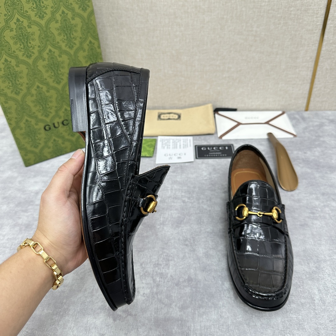 💋💍G家  GUCC*  新品男士马衔扣乐福鞋  官方7,400   采用单层进口牛皮/开边珠亮皮鳄鱼🐊