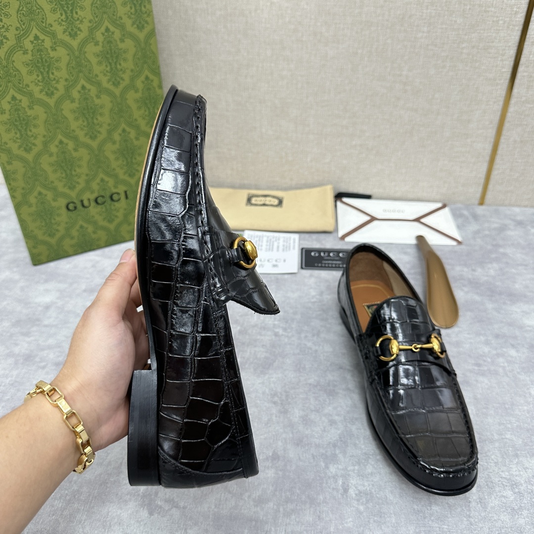 💋💍G家  GUCC*  新品男士马衔扣乐福鞋  官方7,400   采用单层进口牛皮/开边珠亮皮鳄鱼🐊