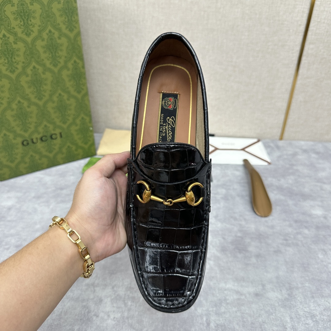 💋💍G家  GUCC*  新品男士马衔扣乐福鞋  官方7,400   采用单层进口牛皮/开边珠亮皮鳄鱼🐊