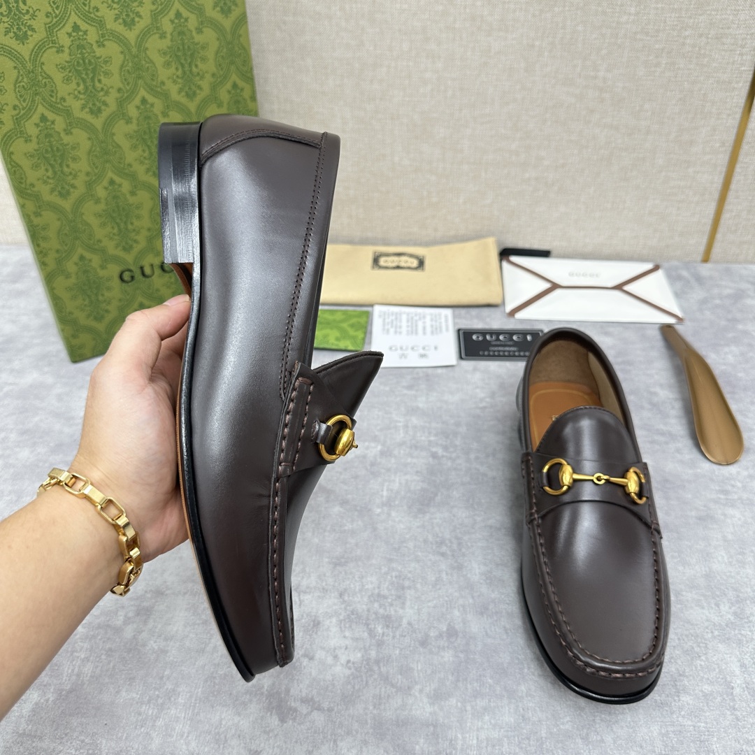 💋💍G家  GUCC*  新品男士马衔扣乐福鞋  官方7,400   采用单层进口牛皮/开边珠亮皮鳄鱼🐊