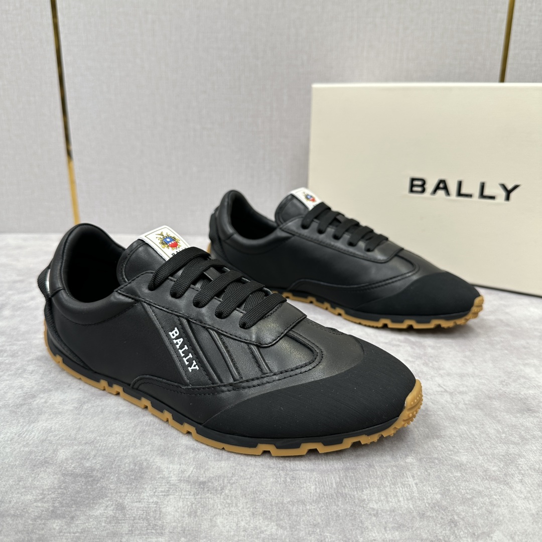 💋💍BL新品 Bal*y  巴-利全新登山运动鞋，早于官方款，全新设计轻便运动款式，是该品牌格外一新的设