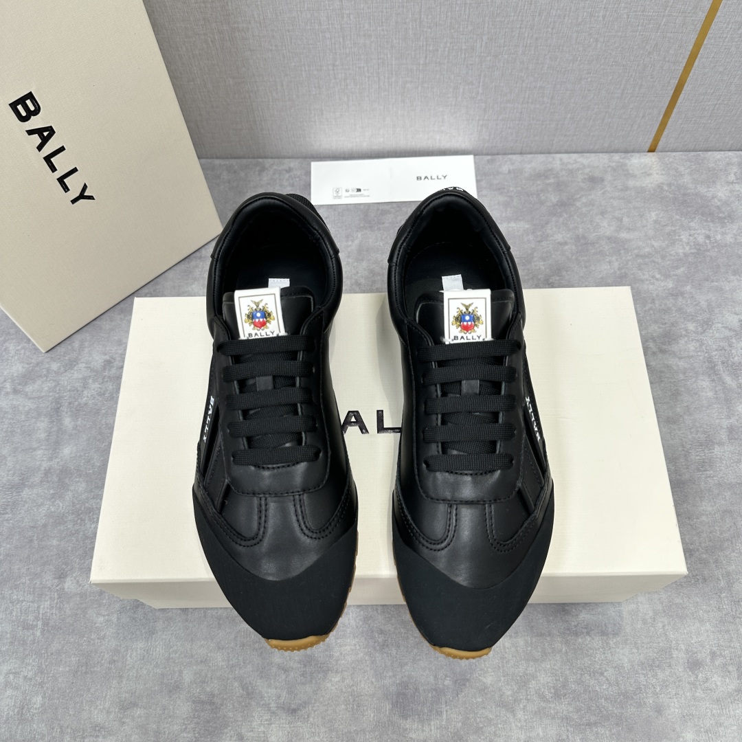 💋💍BL新品 Bal*y  巴-利全新登山运动鞋，早于官方款，全新设计轻便运动款式，是该品牌格外一新的设