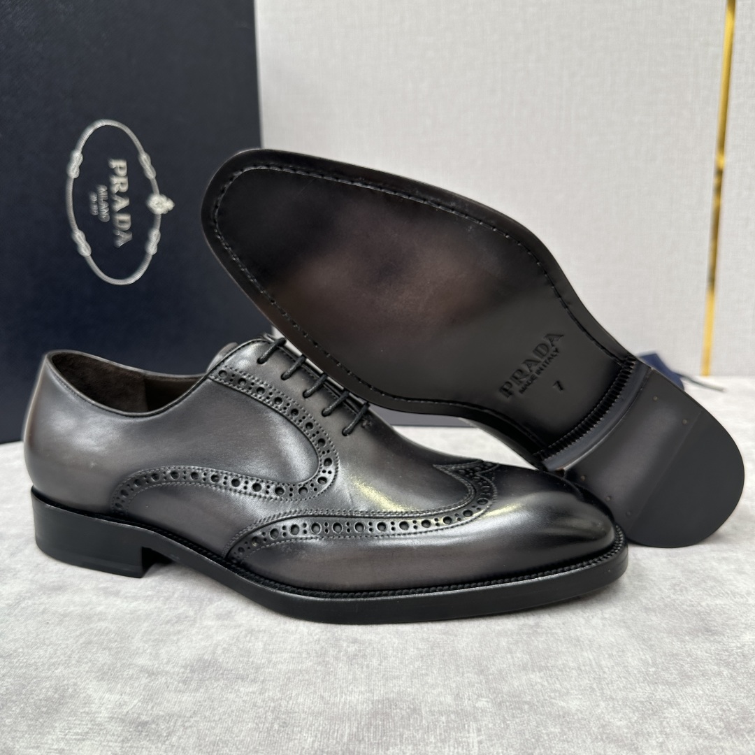 💋💍P家新品 Prad* 普-拉-达 男士正装🤵布洛克皮鞋   鞋面采用进口小牛皮皮胚手工擦色打造，皮质