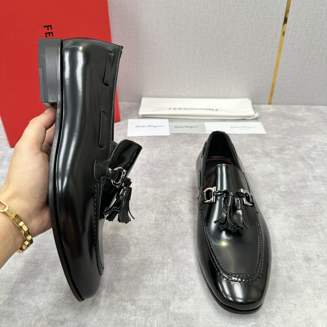 💋💍 SF 菲拉** 专柜同步新款 男士便鞋 可休闲可正装莫卡辛乐福皮鞋  经典造型体现正装时髦魅力，全