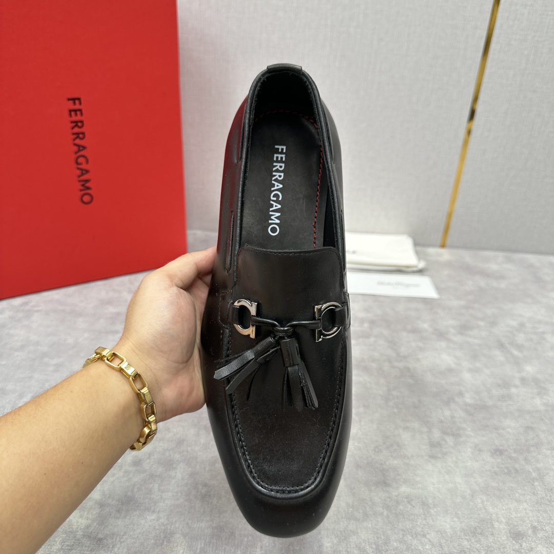 💋💍 SF 菲拉** 专柜同步新款 男士便鞋 可休闲可正装莫卡辛乐福皮鞋  经典造型体现正装时髦魅力，全