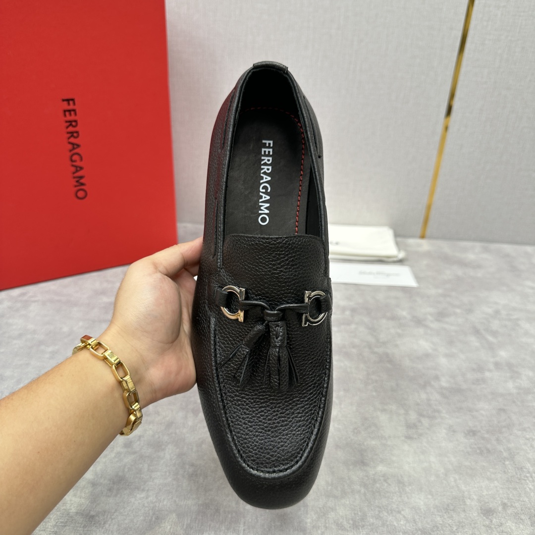 💋💍 SF 菲拉** 专柜同步新款 男士便鞋 可休闲可正装莫卡辛乐福皮鞋  经典造型体现正装时髦魅力，全